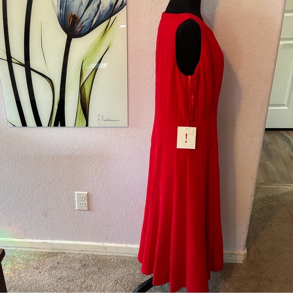 New dress size 10 - Picture 2 of 5